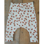 Baggy broekje aardbeitjes