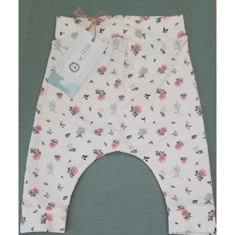 Baggy broekje lief bloemmetje