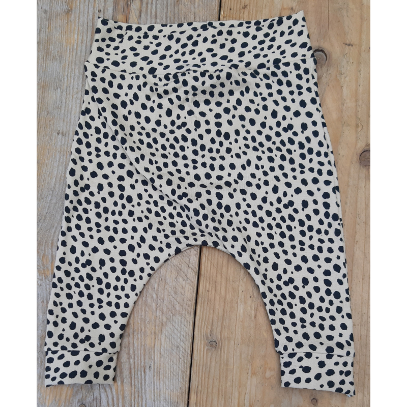 Baggy broekje licht camel met zwart