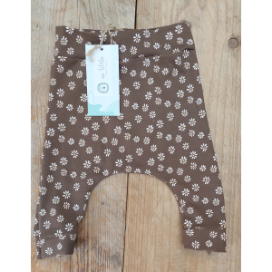 Baggy broekje bruin met bloemetjes