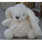 Knuffelkonijn met rammelaar