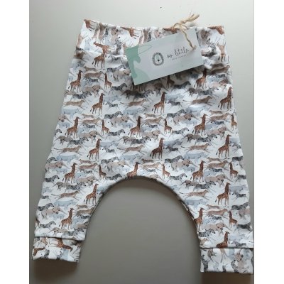 Baggy broekje wit met wilde dieren